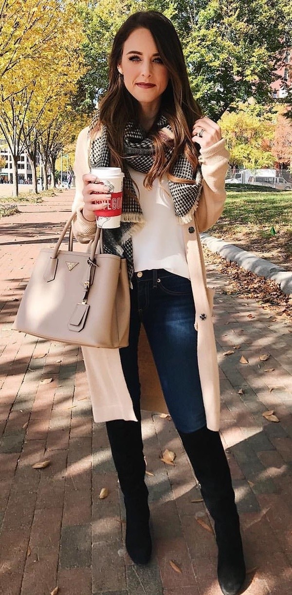 Eye-Catching Shoulder Bag Outfits