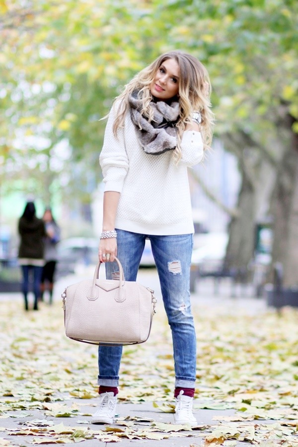 Professional Yet Simple Office Outfit Ideas For This Winter