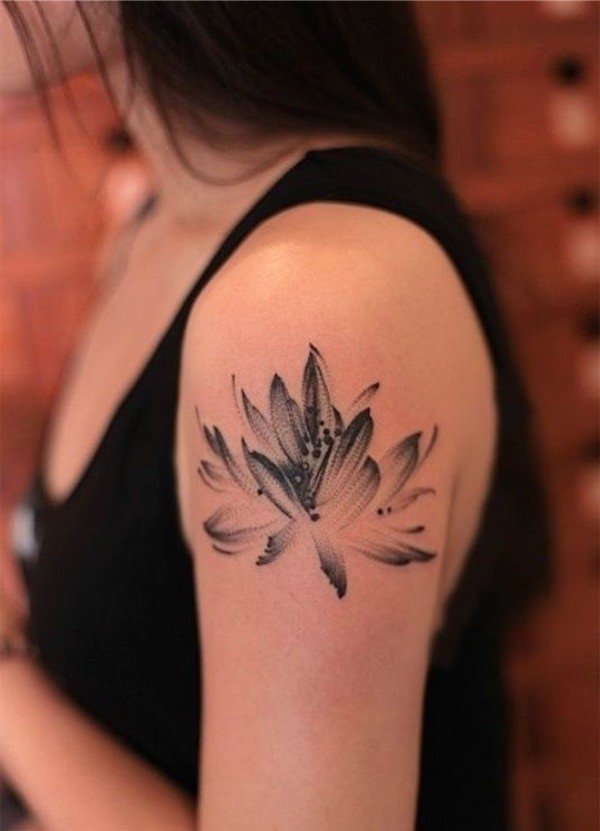 Black And White Floral Shoulder Tattoo Ideas