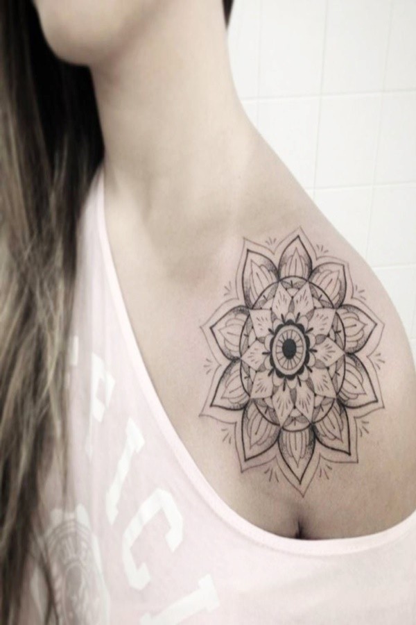 Black And White Floral Shoulder Tattoo Ideas