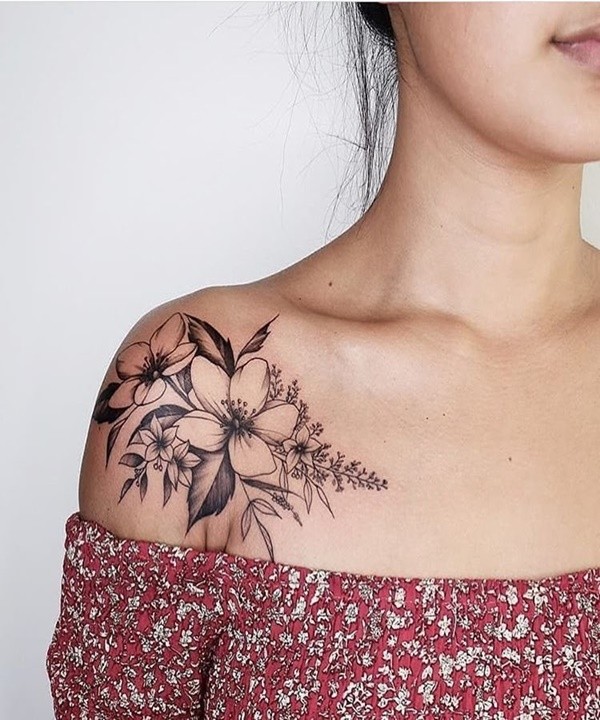 Black And White Floral Shoulder Tattoo Ideas