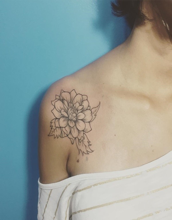 Black And White Floral Shoulder Tattoo Ideas