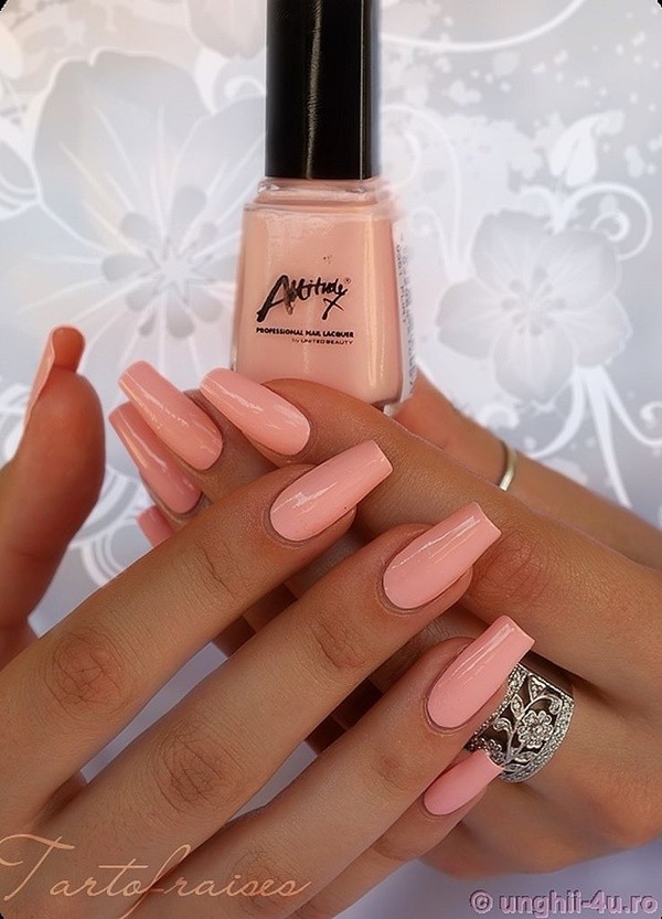 Trendy Summer Nail Colors of 2019