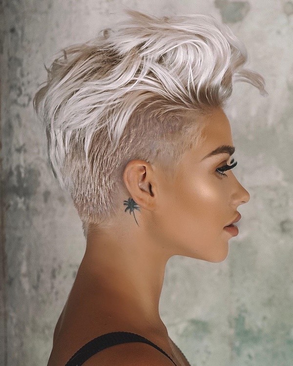 Easy Hairstyles for Women with Short Hair