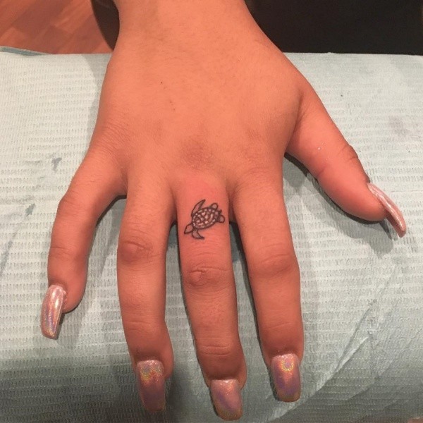 Small and Cute Finger Tattoo Designs and Ideas