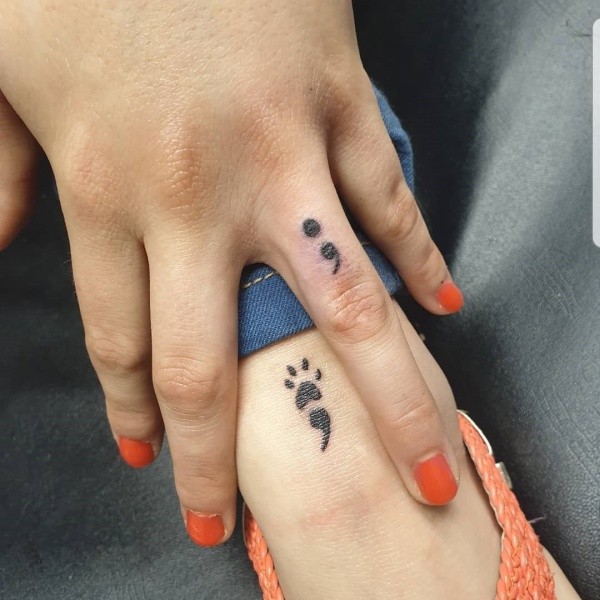 Small and Cute Finger Tattoo Designs and Ideas