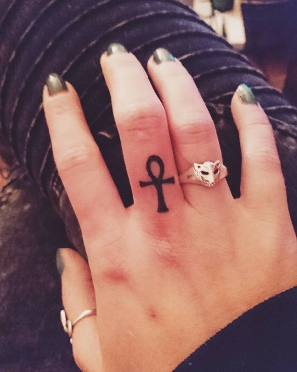 Small and Cute Finger Tattoo Designs and Ideas