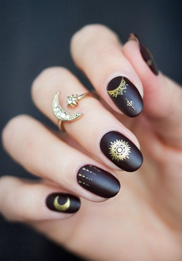 Trendy Nail Art Designs For New Year Eve