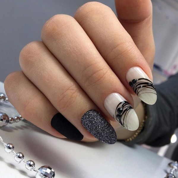 Trendy Nail Art Designs For New Year Eve