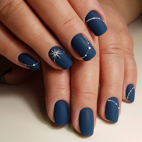 Trendy Nail Art Designs For New Year Eve