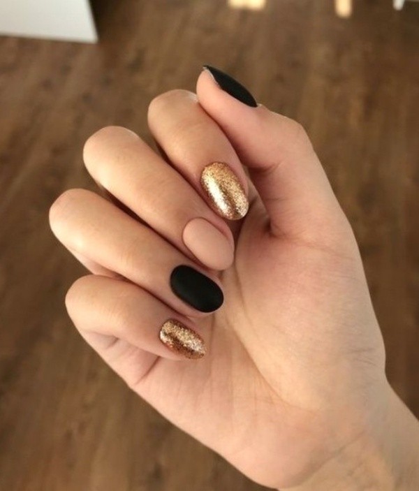 Trendy Nail Art Designs For New Year Eve